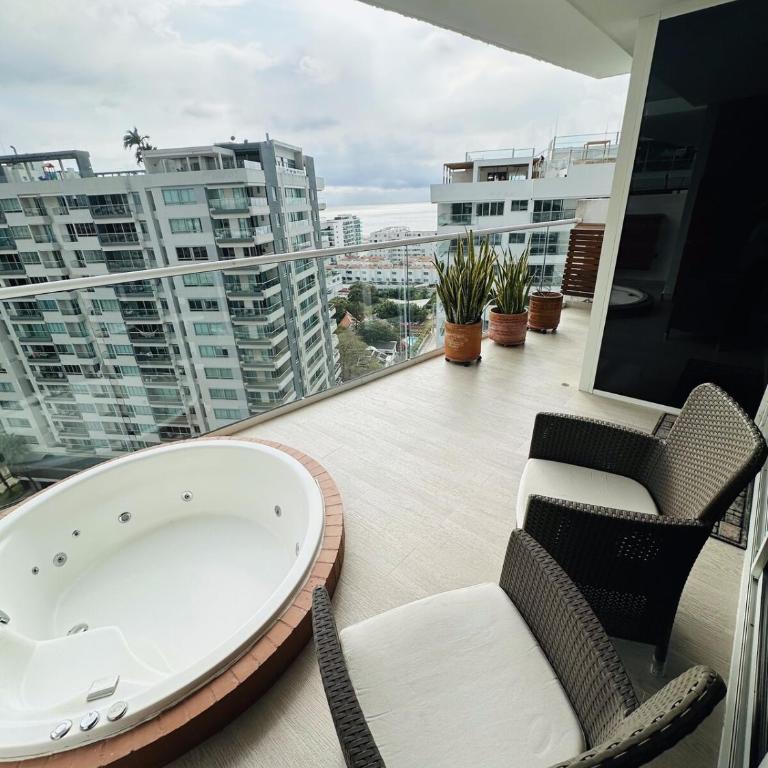Exclusive Apartment with Private Jacuzzi - Two-Bedroom Apartment - 15
