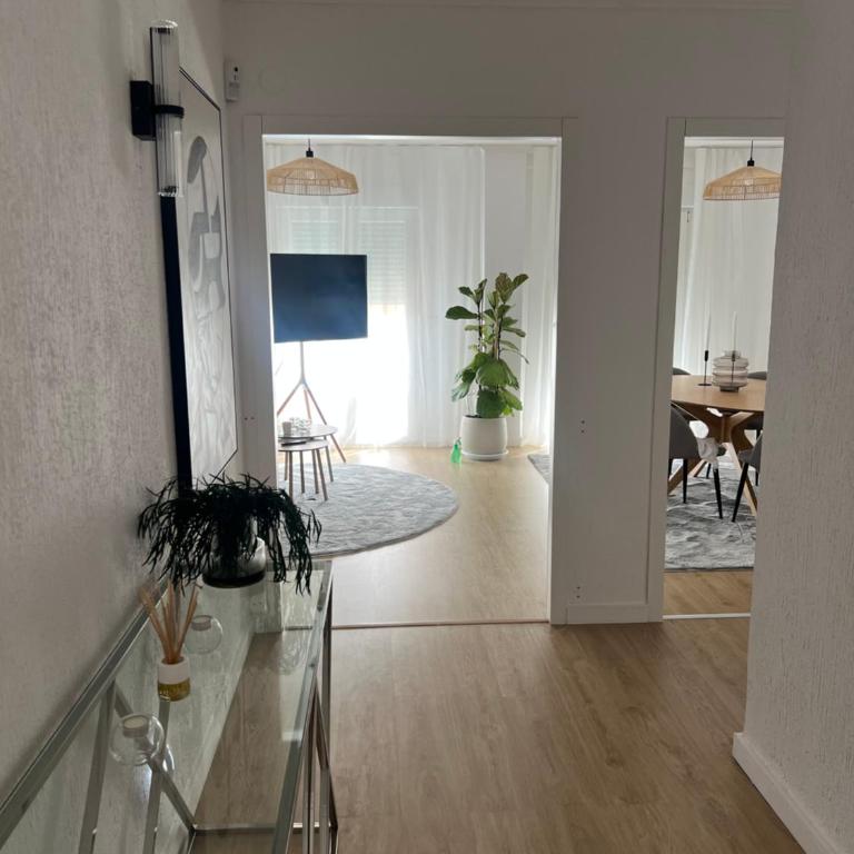 Playa del Cura, Urban Glow - Modern,Comfortable and Stylish Retreat - Three-Bedroom Apartment Suite - 4