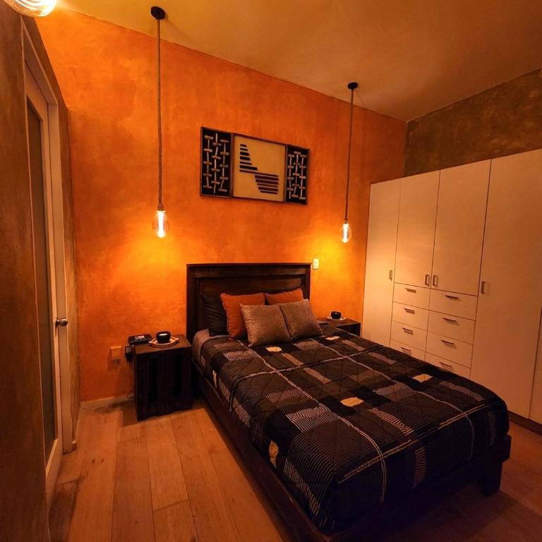 Downtown loft and 24-7 reception - One-Bedroom Apartment - 4