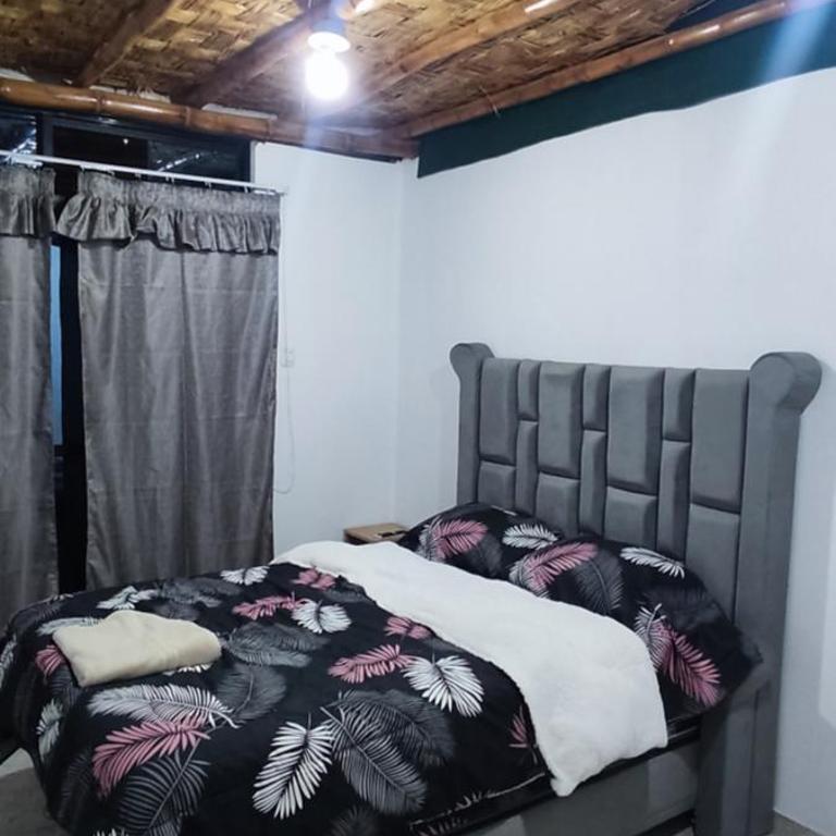 Casa rústica - Three-Bedroom House - 8
