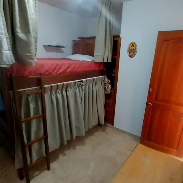 Hola! Veci - Cama en habitación compartida con 4 camas - 4