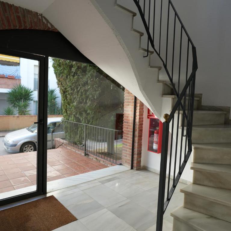Quiet Studio in Fenals with Balcony, Pool and Workspace for Medium-Term Rental - Estudio con vista al océano - 26