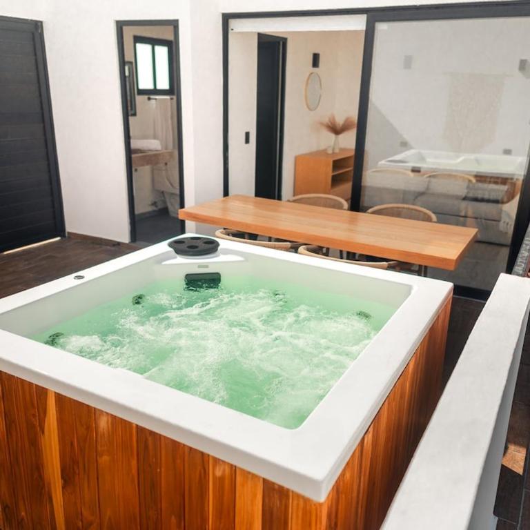 PH 3BR Jacuzzi beach club pass - Apartamento de 2 dormitorios con balcón y terraza - 1