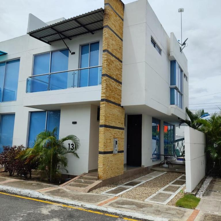 Alojamiento en Casa excelente precio - Casa de 4 dormitorios - 1