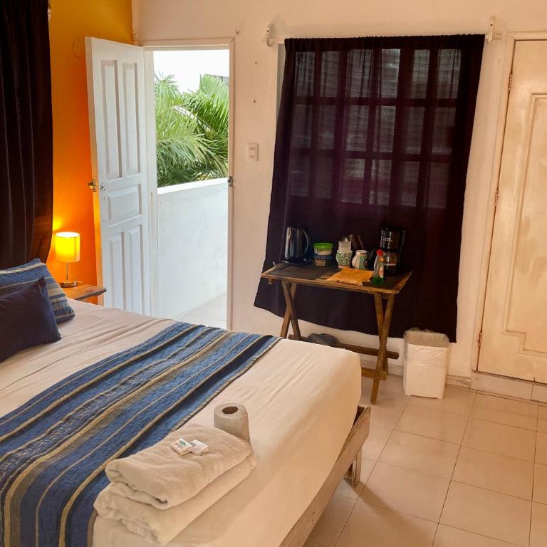 Balcony Studio in Downtown Isla Mujeres - Apartment with Balcony - 1