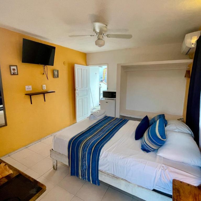 Balcony Studio in Downtown Isla Mujeres - Apartment with Balcony - 7