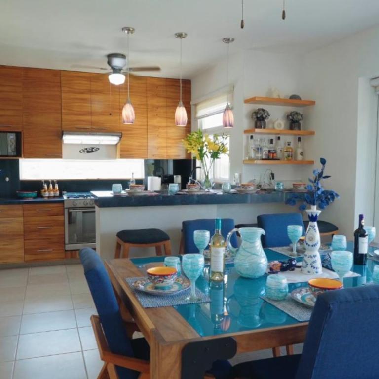 1 Block from Beach, Sleeps 10, Penthouse - Apartamento de 3 dormitorios - 1