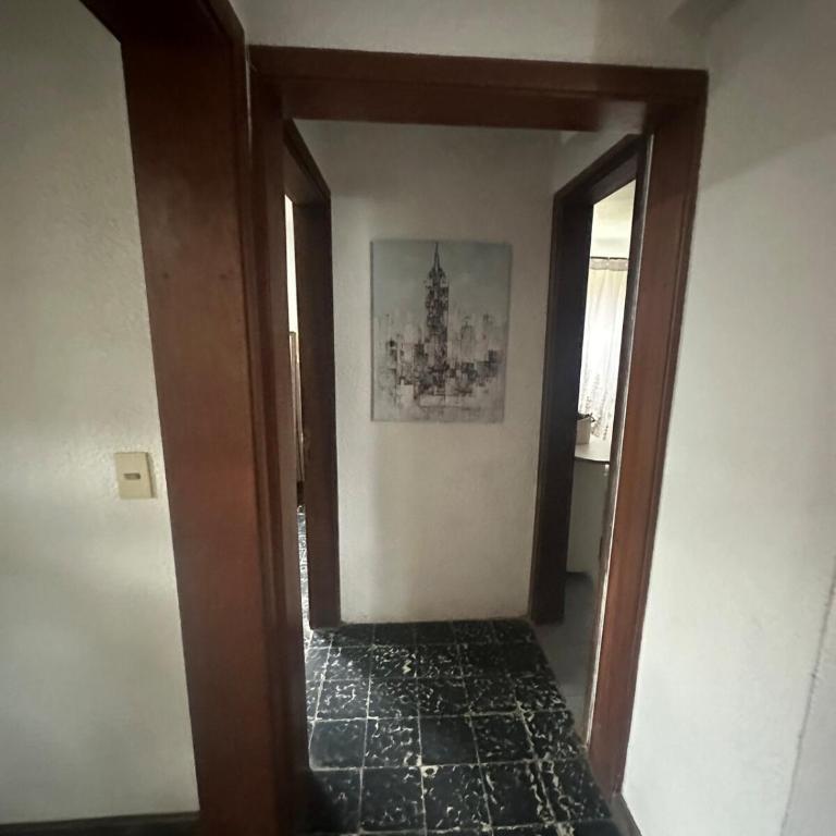 Very spacious house, a few blocks from the beach - Four-Bedroom House - 16