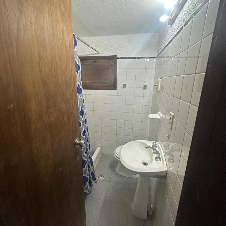 Very spacious house, a few blocks from the beach - Casa de 4 dormitorios - 17