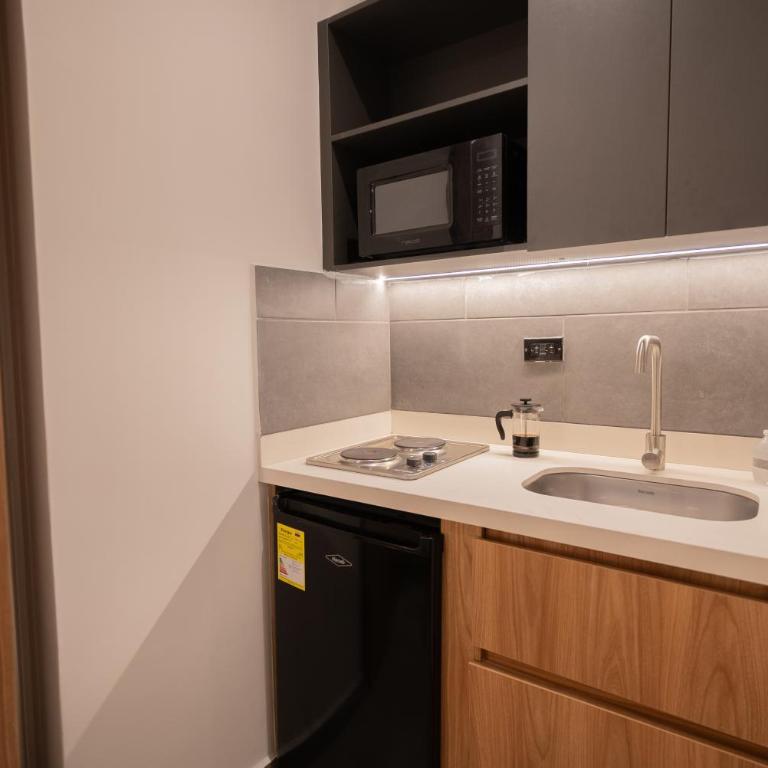 Autenthico Local Stay Hotel Envigado - Deluxe Double Room - 3