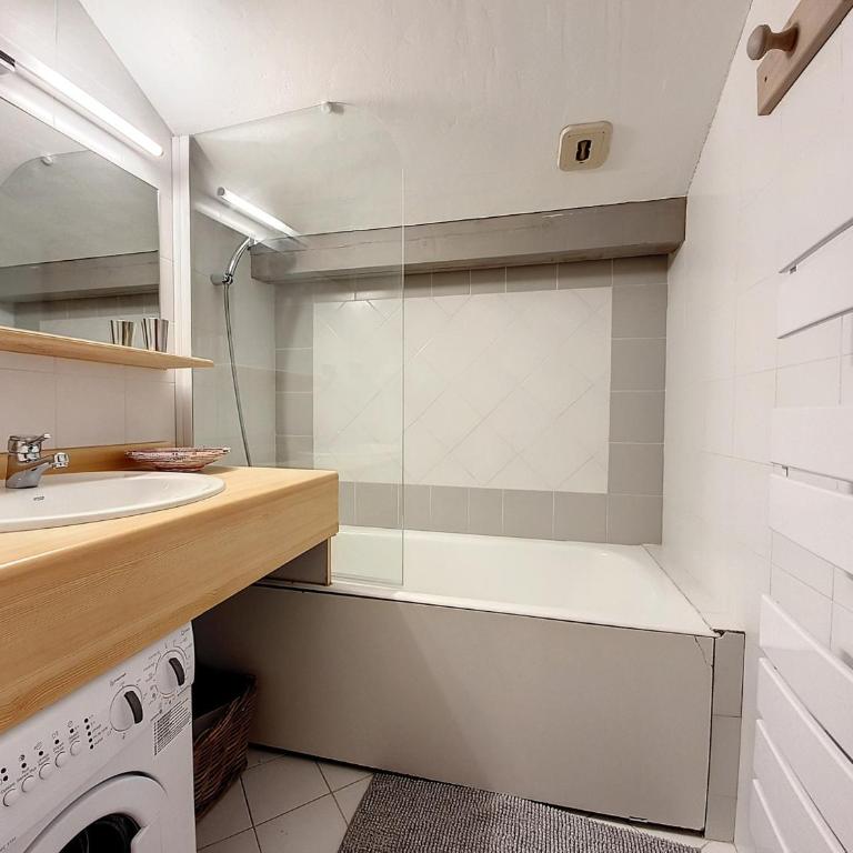 Appartement spacieux 6 pers. · Proche pistes · Balcon · WIFI - FR-1-344-1101 - Appartement - 14