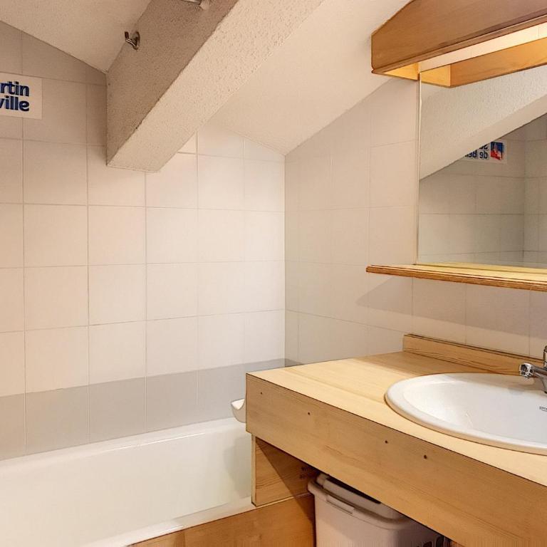 Appartement lumineux sous pente proche des pistes avec balcon - FR-1-344-1246 - Appartement - 7