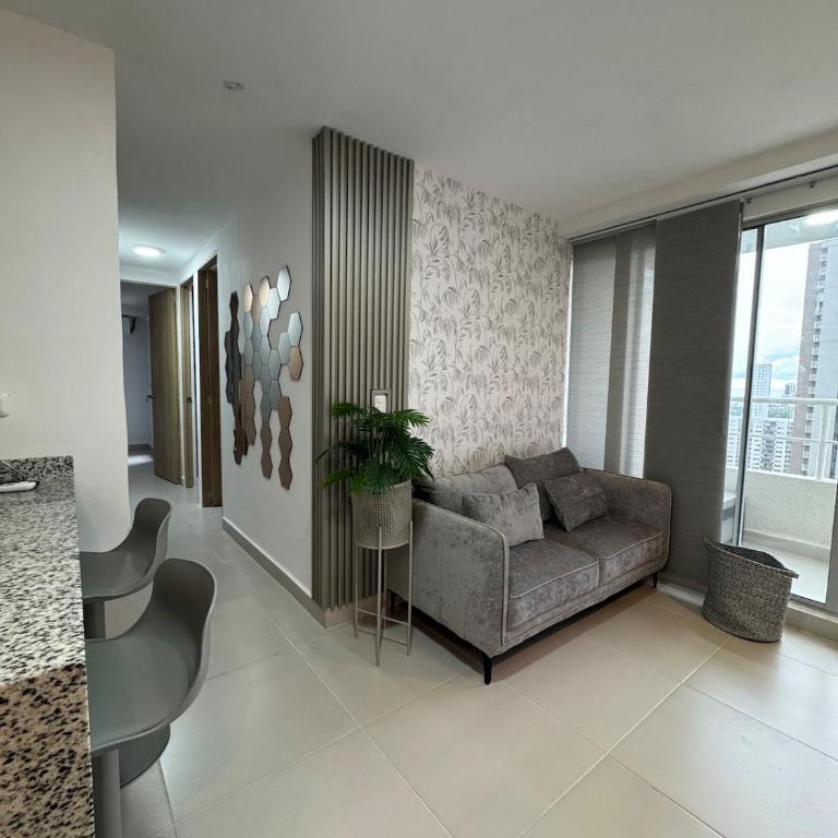 Lindo apartamento a 3 calles de las playas y a 3 minutos del centro histórico - Three-Bedroom Apartment - 5