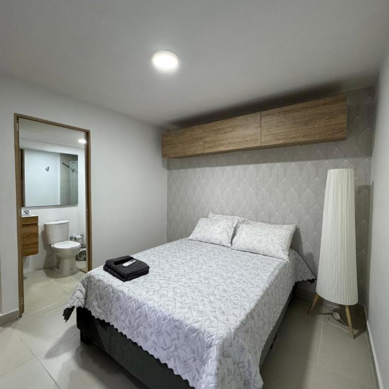 Lindo apartamento a 3 calles de las playas y a 3 minutos del centro histórico - Three-Bedroom Apartment - 12