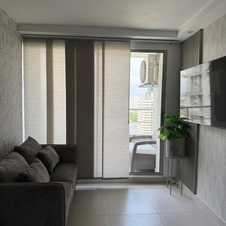 Lindo apartamento a 3 calles de las playas y a 3 minutos del centro histórico - Three-Bedroom Apartment - 17