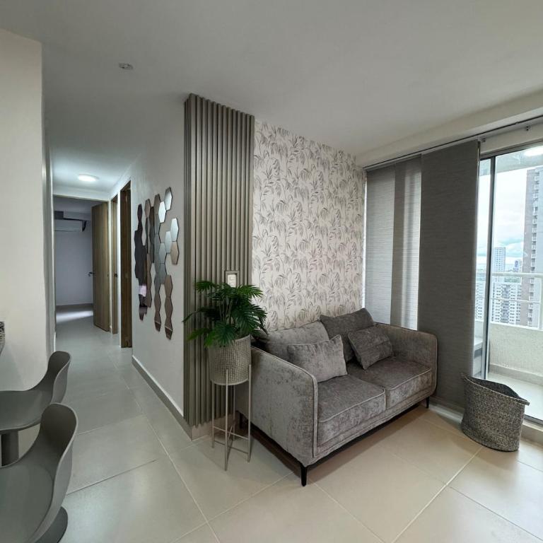 Lindo apartamento a 3 calles de las playas y a 3 minutos del centro histórico - Three-Bedroom Apartment - 19