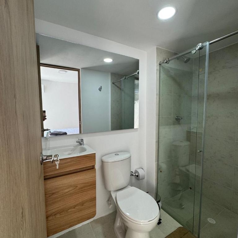 Lindo apartamento a 3 calles de las playas y a 3 minutos del centro histórico - Three-Bedroom Apartment - 27