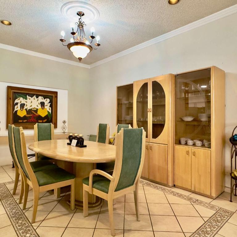 Casa Lomas Cozy 3 Bedroom 2 Bath House by Xolos Stadium - Three-Bedroom Villa - 5