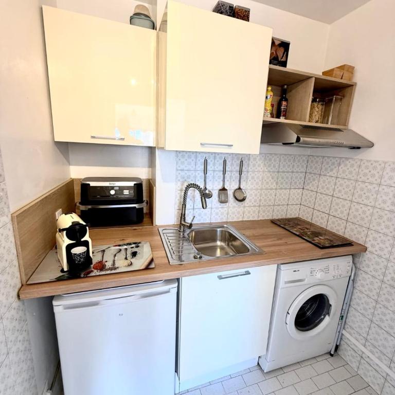 Antibes City Center - Studio for 2 people - Estudio - 9