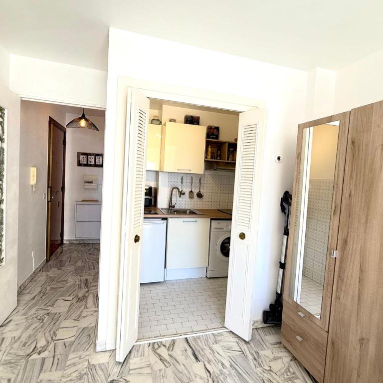 Antibes City Center - Studio for 2 people - Estudio - 8