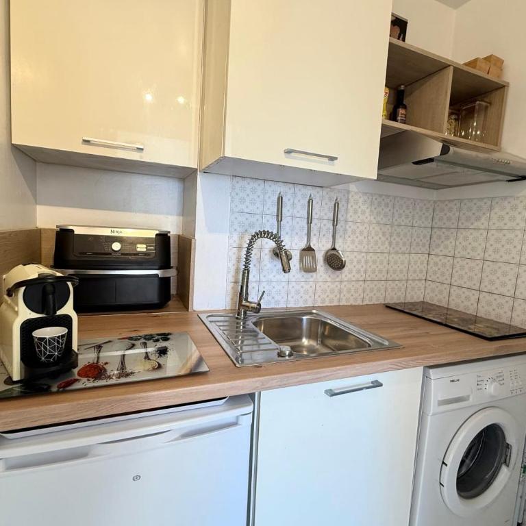 Antibes City Center - Studio for 2 people - Estudio - 10