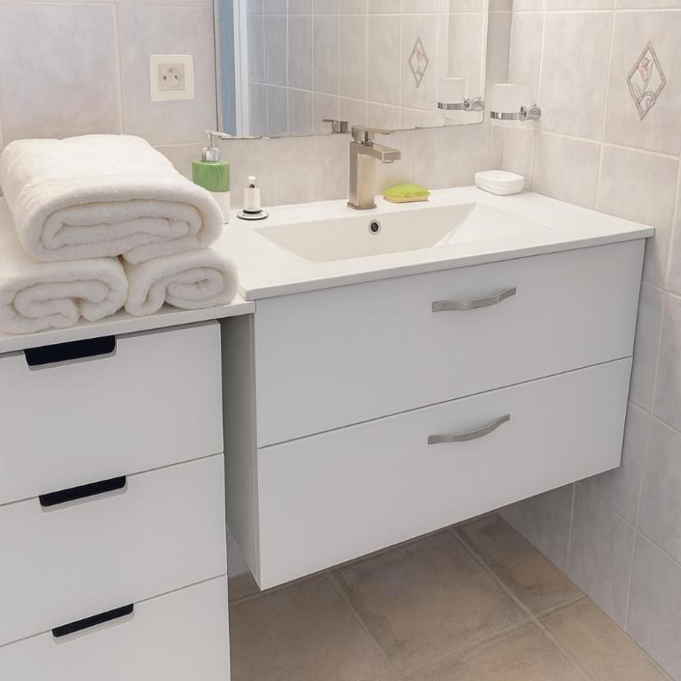 Haut de villa - 5 min du port, terrasse, parking gratuit - Apartment mit 2 Schlafzimmern - 12