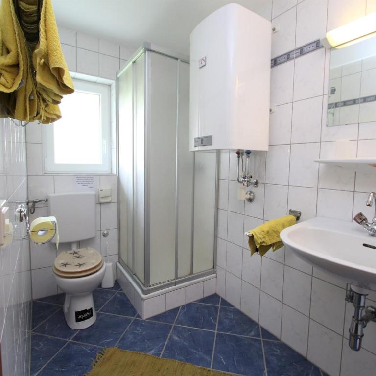 Characterful old farmhouse with 4 apartments in Fresach Carinthia with garden - Ferienhaus mit 6 Schlafzimmern - 18