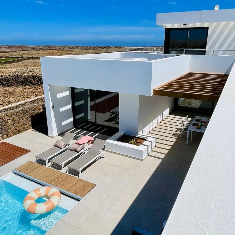 Casa Horizon Heated Pool Villa with Volcano Sunset Views, Lajares - Villa - 1