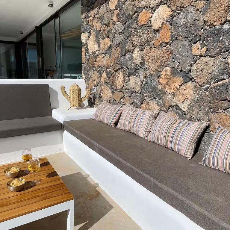 Casa Horizon Heated Pool Villa with Volcano Sunset Views, Lajares - Villa - 12