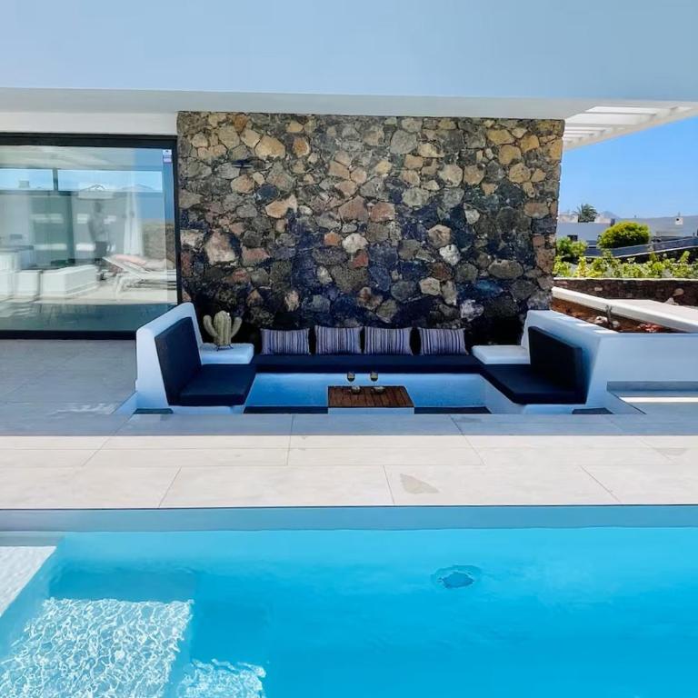 Casa Horizon Heated Pool Villa with Volcano Sunset Views, Lajares - Villa - 3