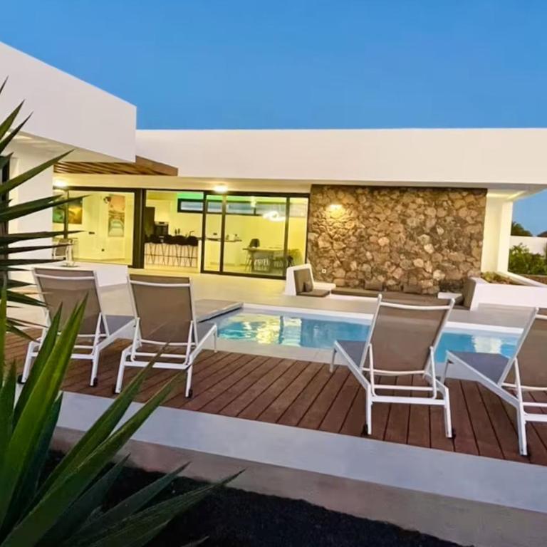 Casa Horizon Heated Pool Villa with Volcano Sunset Views, Lajares - Villa - 9