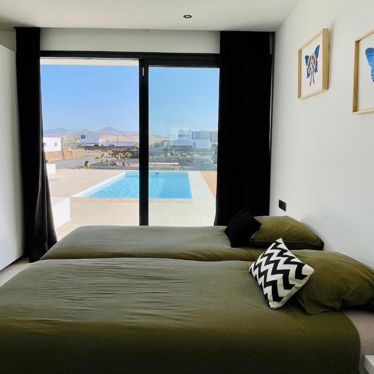 Casa Horizon Heated Pool Villa with Volcano Sunset Views, Lajares - Villa - 45