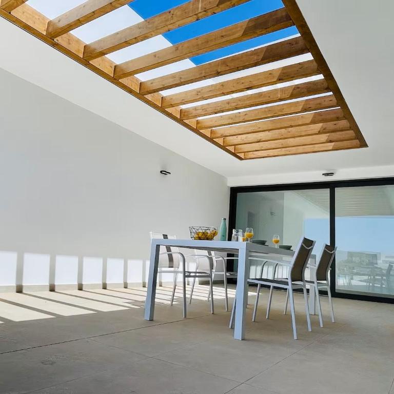 Casa Horizon Heated Pool Villa with Volcano Sunset Views, Lajares - Villa - 17
