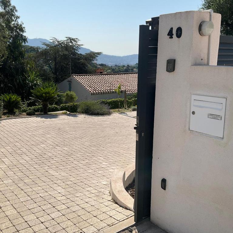 Maison avec vue mer et jacuzzi à 15 mn du centre - Villa 2 Chambres - 35
