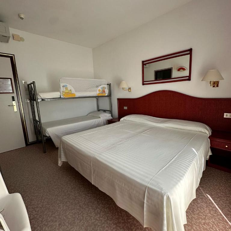 Hotel Beny - Camera Quadrupla Classic - 2