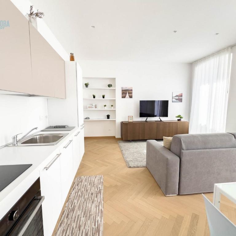 San Maurizio Tirabora Short Rent - Appartamento con 2 Camere da Letto - 9