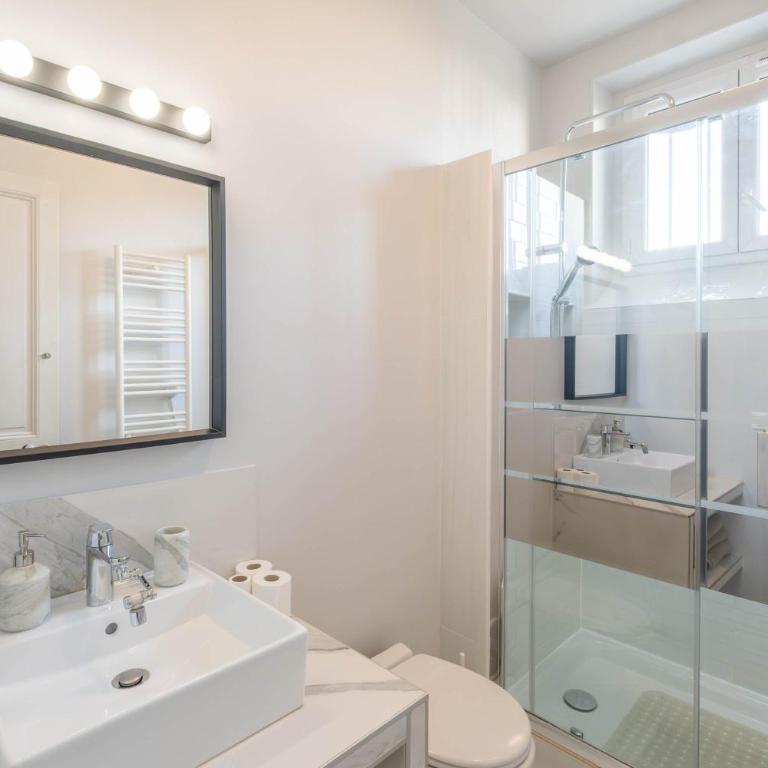 Luxury Flat Eiffel View 3BR 7 Guests - Appartement - 10