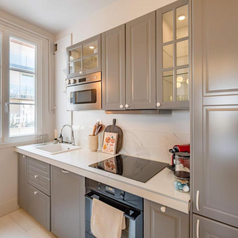 Luxury Flat Eiffel View 3BR 7 Guests - Appartement - 24