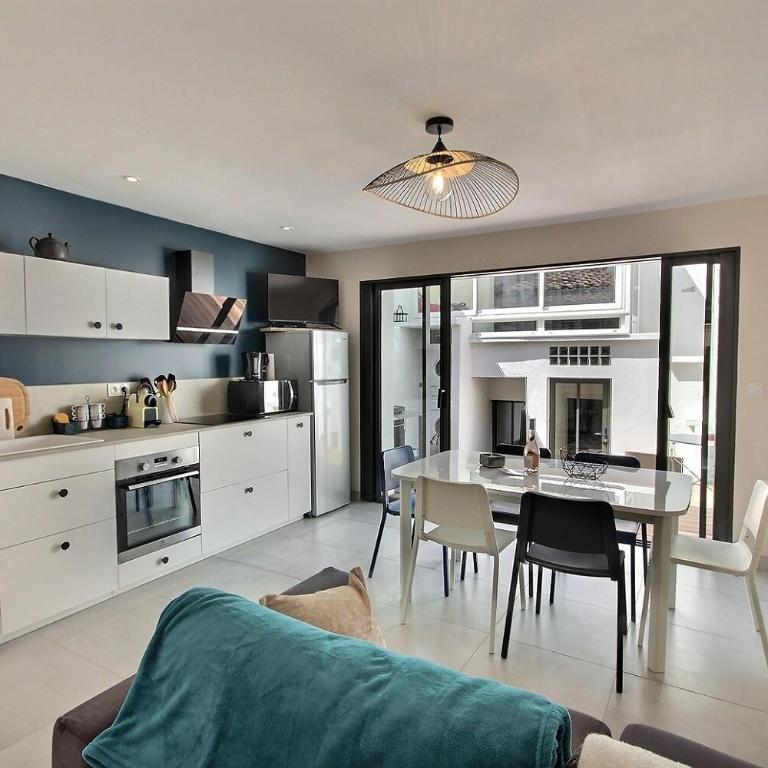 BASTION I Maison familiale atypique I Quartier Arago - Three-Bedroom House - 2