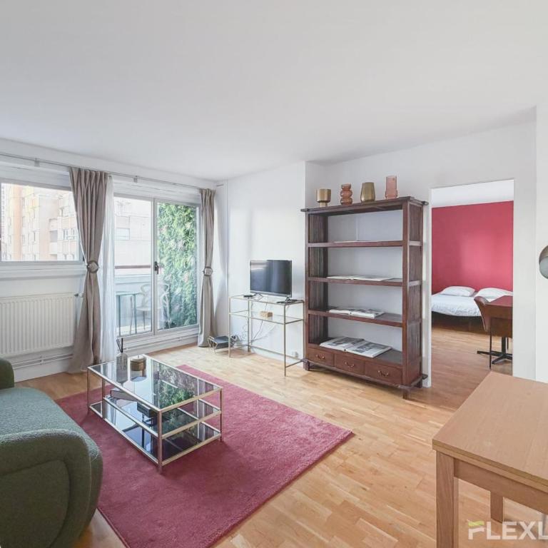Charming bright one-bedroom flat with private balcony and shared swimming - Appartement - 8