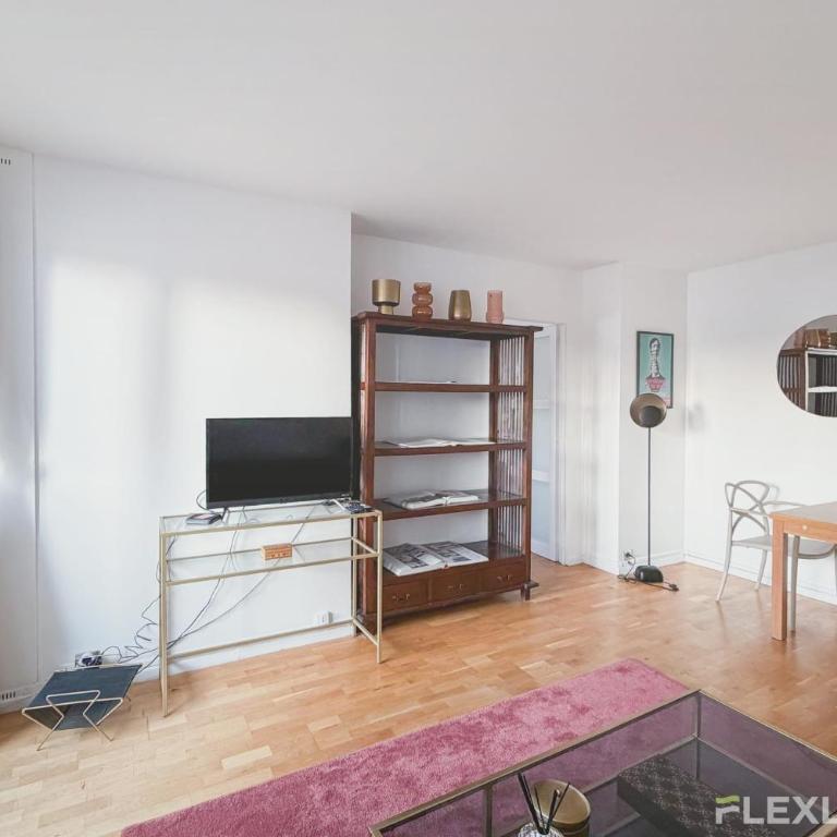 Charming bright one-bedroom flat with private balcony and shared swimming - Appartement - 9