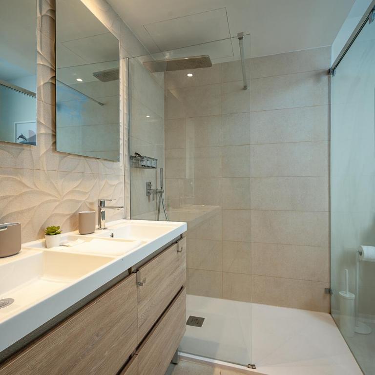 Casa Banderas garden level pool front apartment - Two-Bedroom Apartment with Pool View - 14