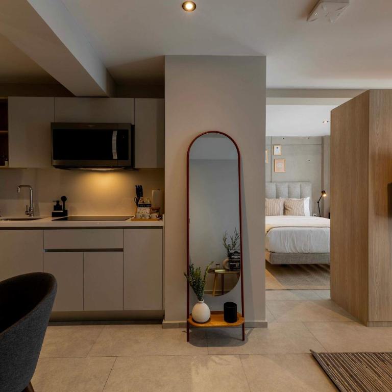 Capitalia 24-7 Security Elevator & Fast Wi-Fi - Apartment - 1