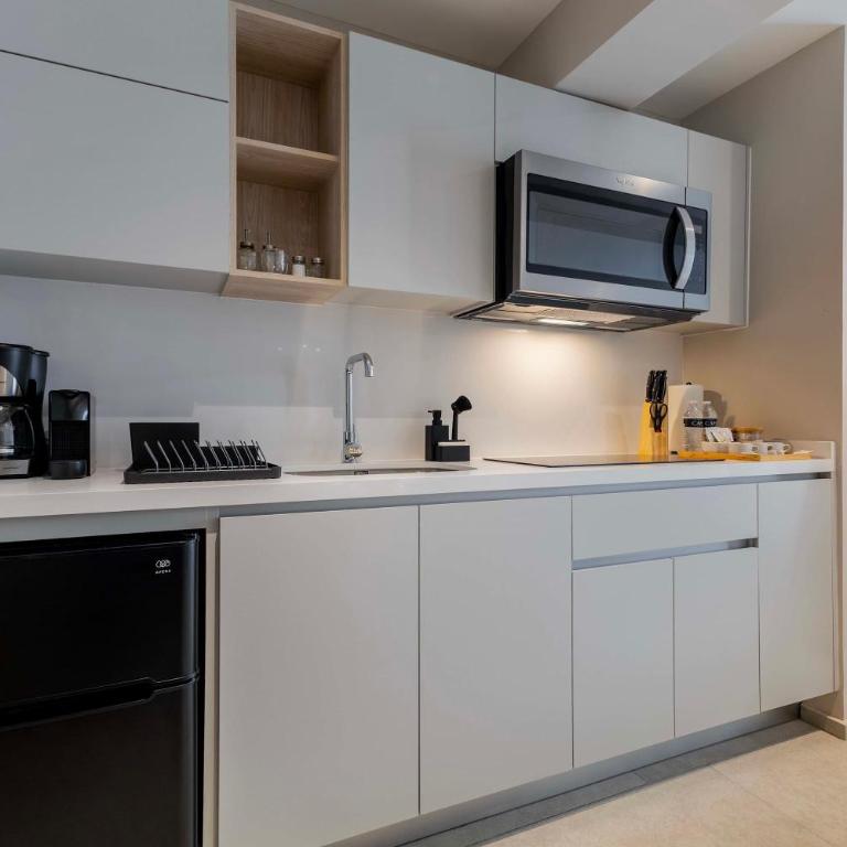 Capitalia 24-7 Security Elevator & Fast Wi-Fi - Apartment - 6