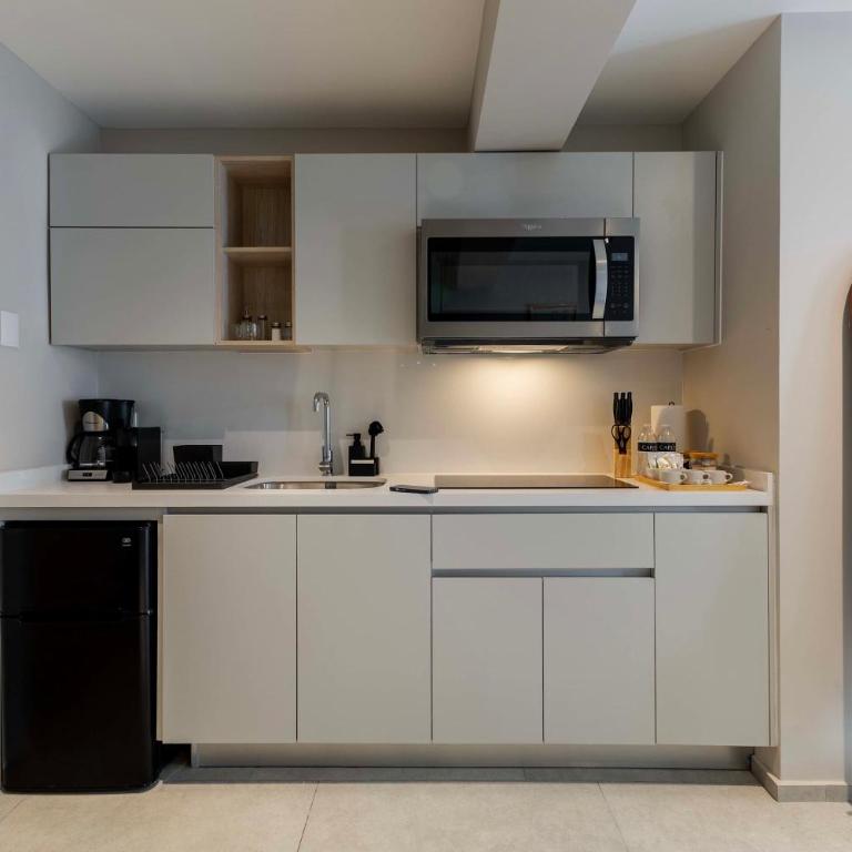 Capitalia 24-7 Security Elevator & Fast Wi-Fi - Apartment - 10