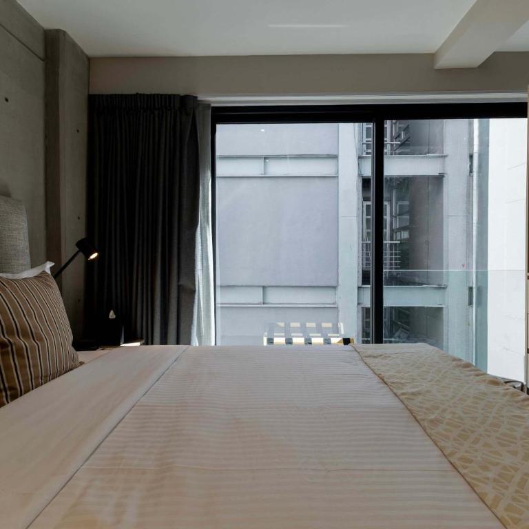 Capitalia 24-7 Security Elevator & Fast Wi-Fi - Apartment - 24