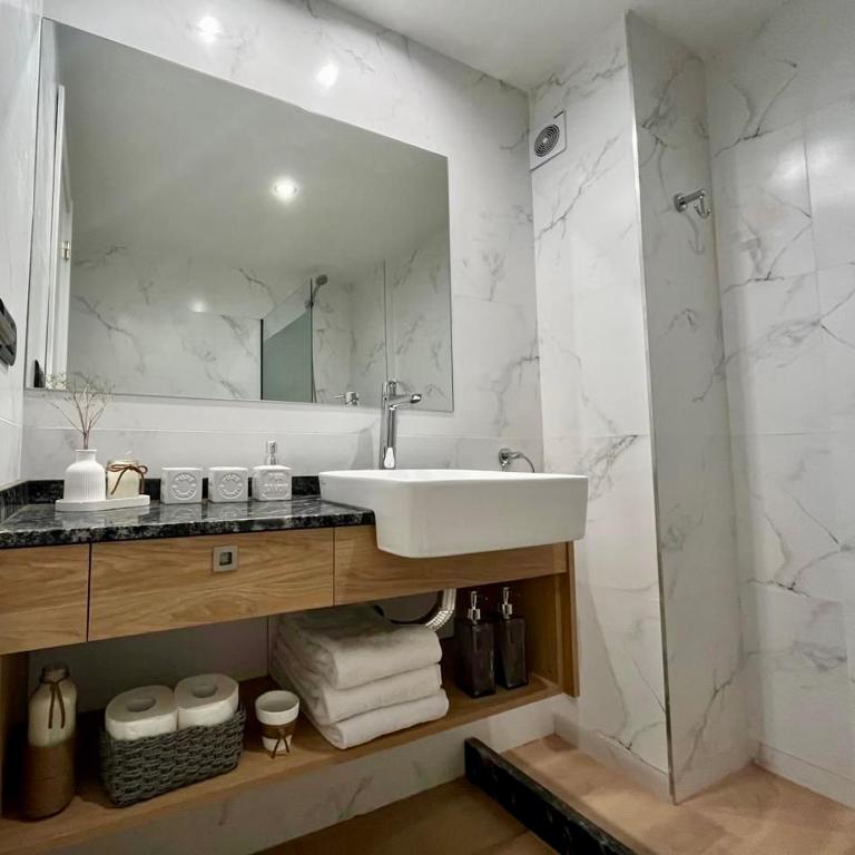Postal del mar - 2 amb con cochera - Apartamento de 1 dormitorio - 4