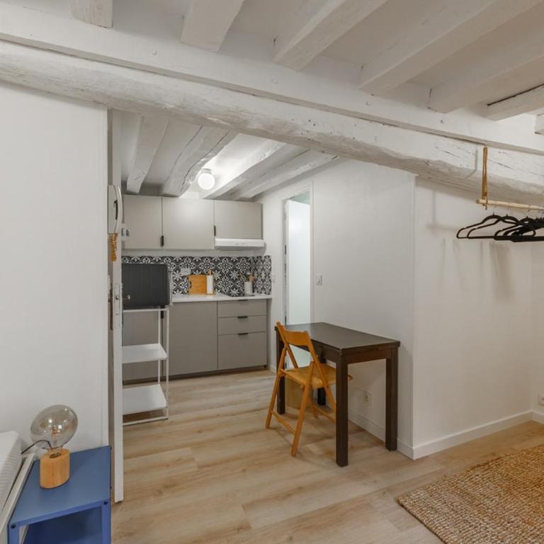 Studio centre historique - Le Beauvoisin - WiFi - Appartamento con 1 Camera da Letto - 7