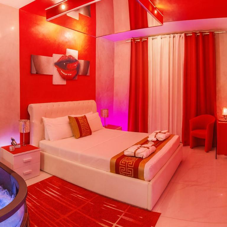 Bed Cinecitta’ - Suite con Vasca Idromassaggio - 2