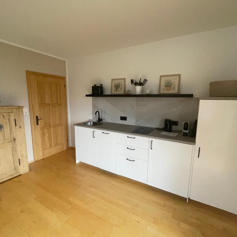 Ferienwohnung Elisabeth - Three-Bedroom Apartment with Balcony - 10